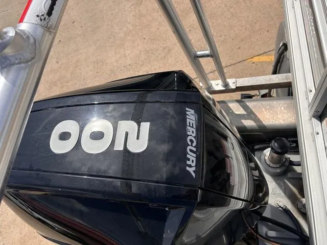 Slide: The Image of Sun Tracker SportFish™ 22 DLX 2019 - 10