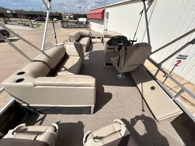 Slide: The Image of Sun Tracker SportFish™ 22 DLX 2019 - 11