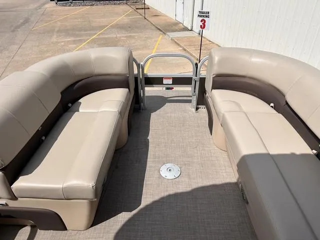 Slide: The Image of Sun Tracker SportFish™ 22 DLX 2019 - 14