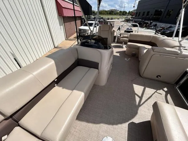 Slide: The Image of Sun Tracker SportFish™ 22 DLX 2019 - 7