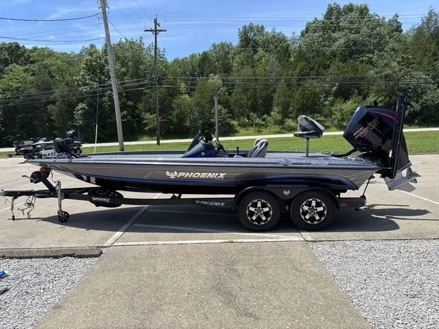 Slide: The Image of Phoenix Bass Boats 721 Pro XP 2023 - 13