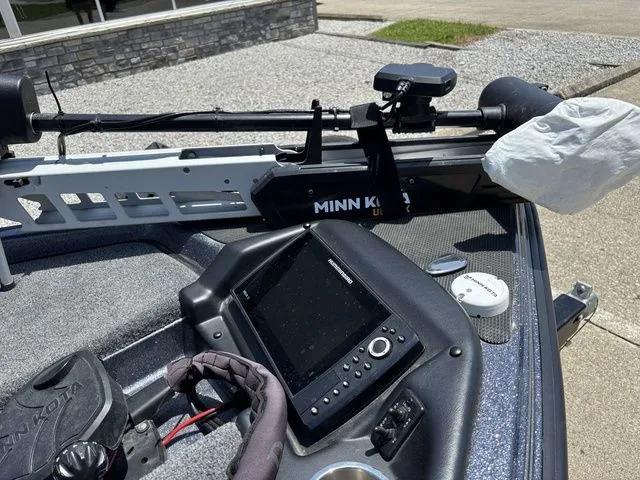 Slide: The Image of Phoenix Bass Boats 721 Pro XP 2023 - 8