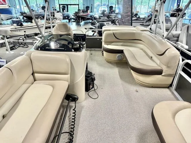 Slide: The Image of Sun Tracker Party Barge 20 DLX 2015 - 3