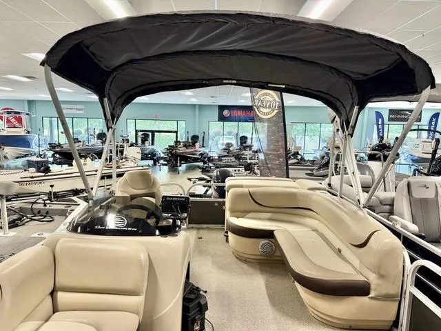 Slide: The Image of Sun Tracker Party Barge 20 DLX 2015 - 4