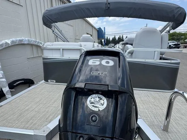 Slide: The Image of Tahoe LT 2480 QL 2018 - 4