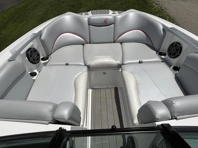 Slide: The Image of MasterCraft X46 2017 - 11