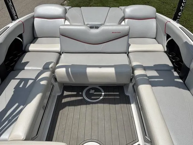 Slide: The Image of MasterCraft X46 2017 - 14
