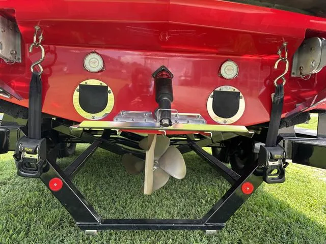 Slide: The Image of MasterCraft X46 2017 - 15