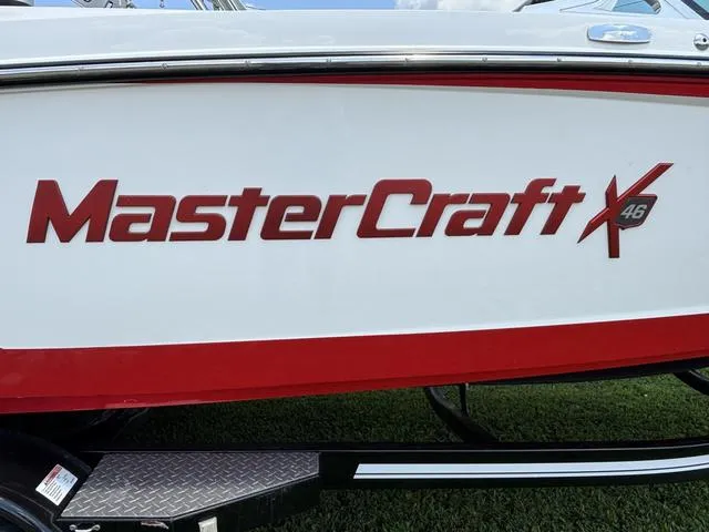 Slide: The Image of MasterCraft X46 2017 - 6