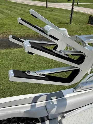 Slide: The Image of MasterCraft X46 2017 - 9