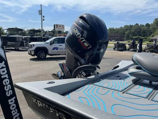 Slide: The Image of Xpress H22B 2025 - 18