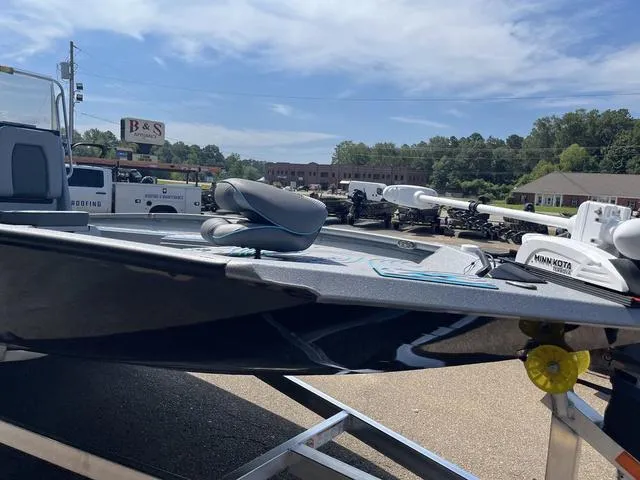 Slide: The Image of Xpress H22B 2025 - 8