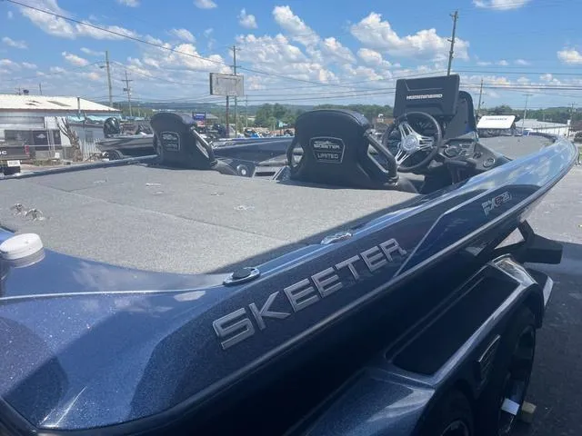 Slide: The Image of Skeeter FXR20 2020 - 5