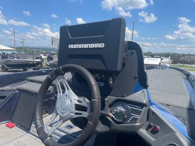 Slide: The Image of Skeeter FXR20 2020 - 6