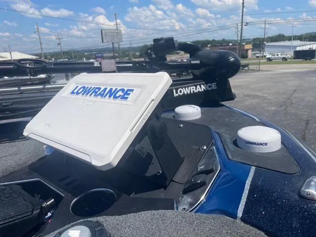 Slide: The Image of Skeeter FXR20 2020 - 7