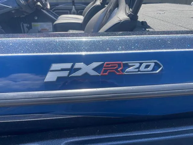 Slide: The Image of Skeeter FXR20 2020 - 8