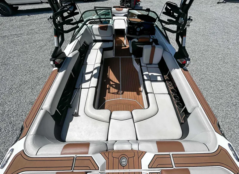 Slide: The Image of Nautique GS24 2018 - 10