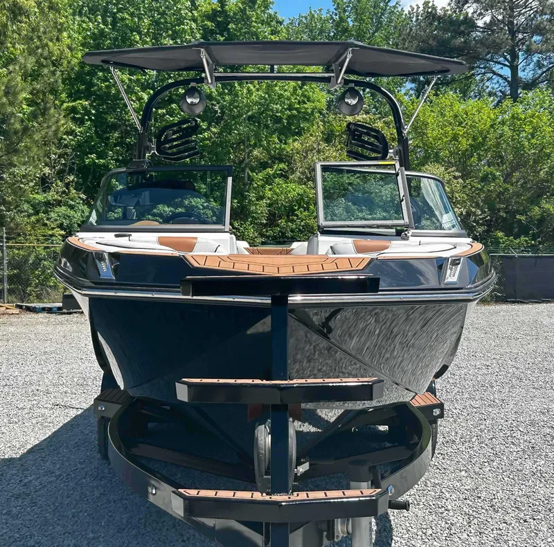 Slide: The Image of Nautique GS24 2018 - 3