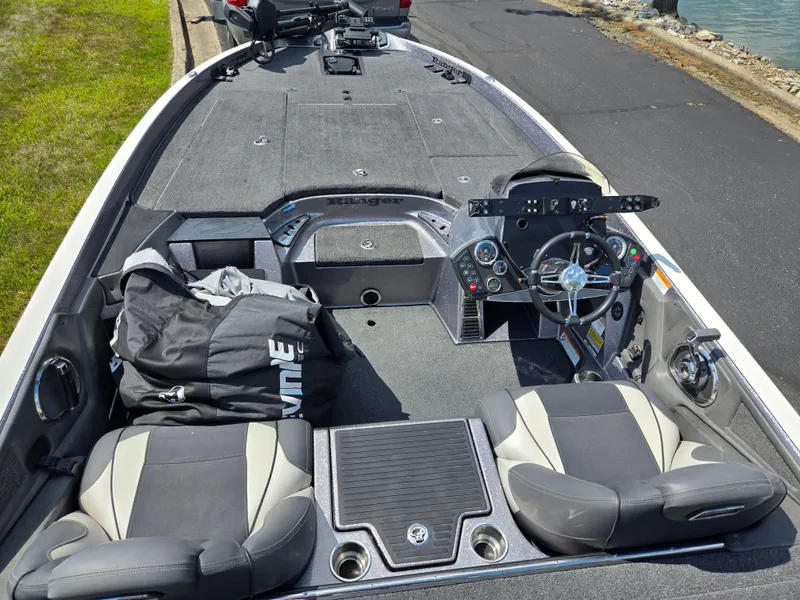 Slide: The Image of 2018 Ranger Z520 Comanche Ranger Cup boat interior with dual seats and steering console. - 10