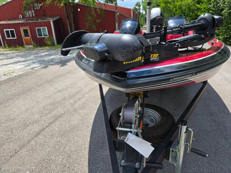 Slide: The Image of 2017 Skeeter TZX 190 boat on trailer with Minn Kota trolling motor. - 7