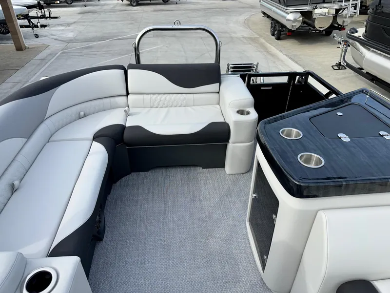 Slide: The Image of Avalon 23' LSZ Platinum Elite Windshield w/ 150HP Mercury! 2025 - 11