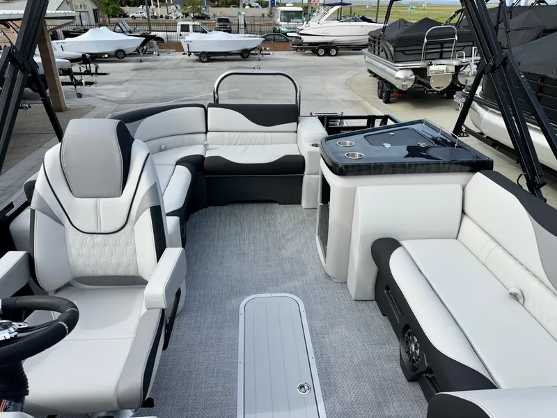 Slide: The Image of Avalon 23' LSZ Platinum Elite Windshield w/ 150HP Mercury! 2025 - 4