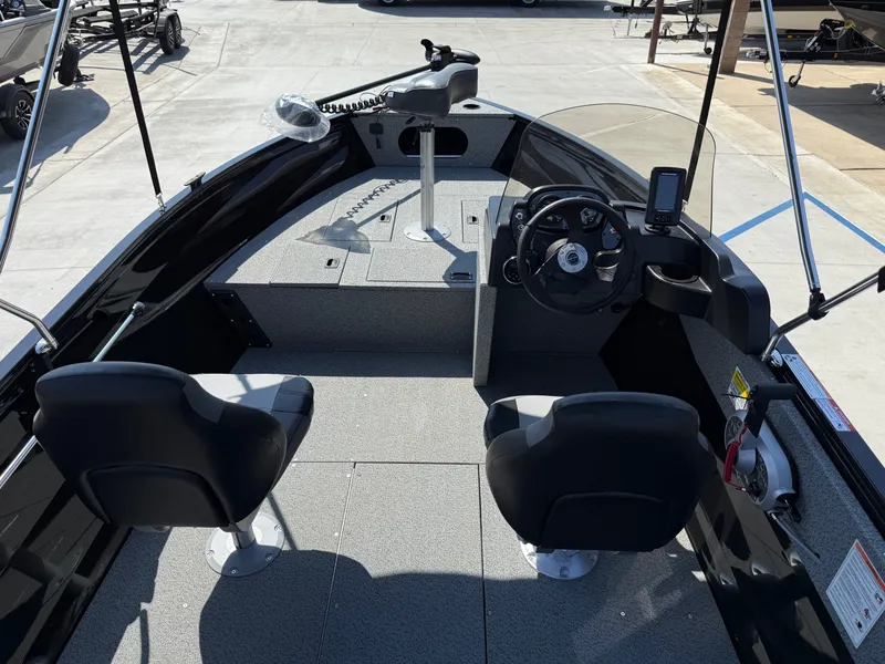 Slide: The Image of Crestliner 1650 Kodiak 2025 - 8