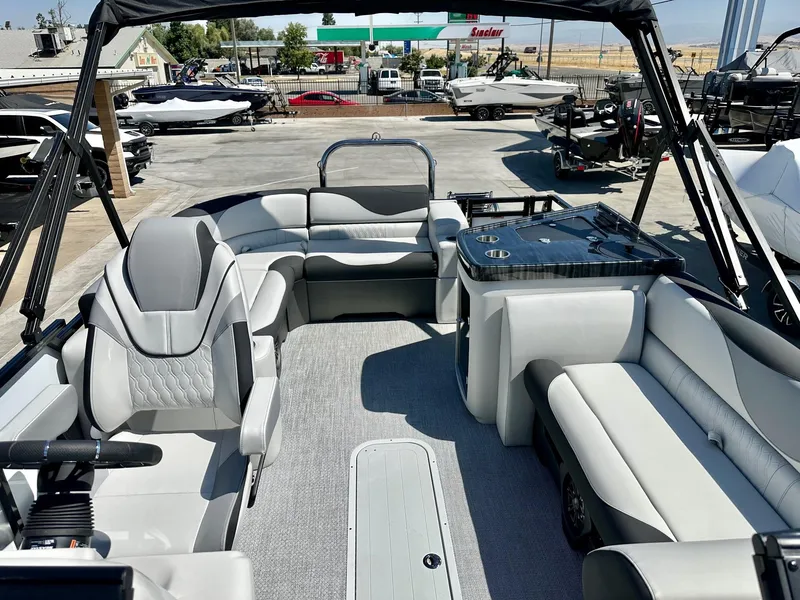 Slide: The Image of Avalon LSZ - 23 FT Elite Windshield w/ 150HP Mercury! 2025 - 11