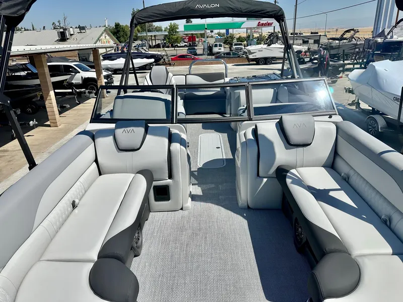 Slide: The Image of Avalon LSZ - 23 FT Elite Windshield w/ 150HP Mercury! 2025 - 3