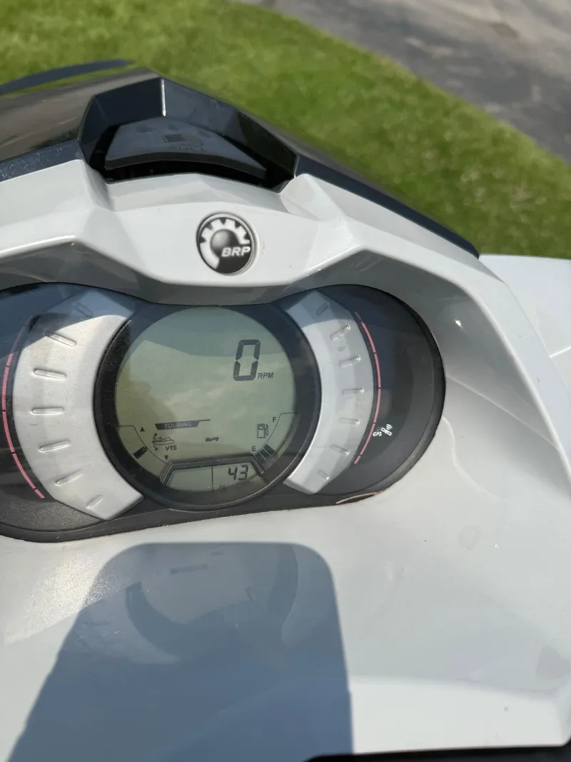 Slide: The Image of Sea-Doo GTI SE 155 2019 - 6