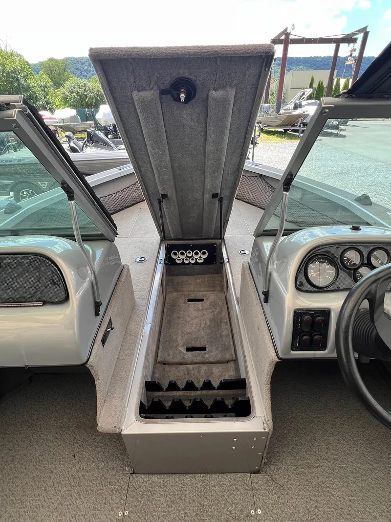 Slide: The Image of G3 Angler V185 F 2009 - 5