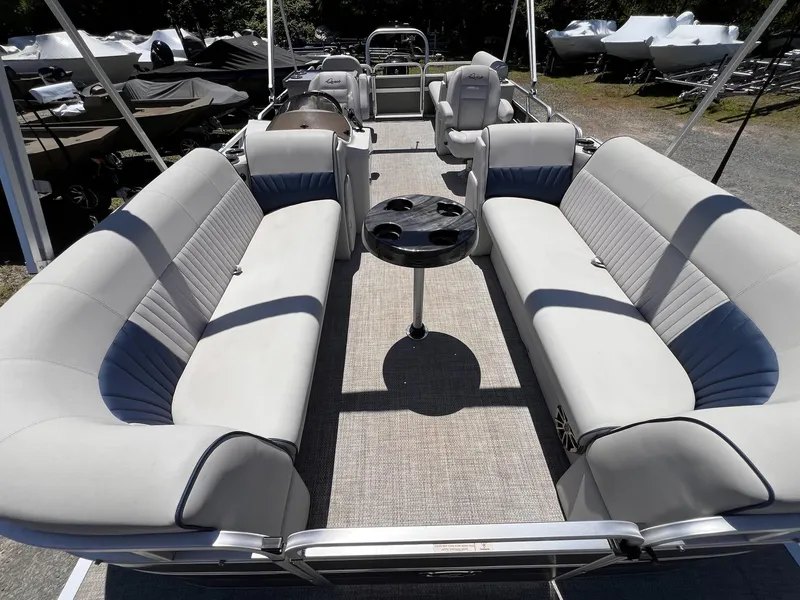 Slide: The Image of Qwest LS 822 DS BAR 2020 - 17