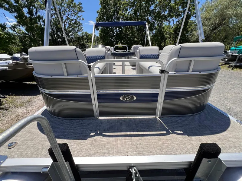 Slide: The Image of Qwest LS 822 DS BAR 2020 - 21