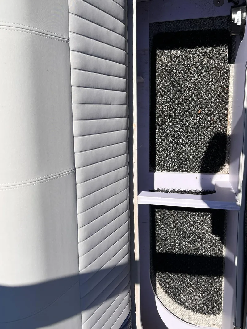 Slide: The Image of Qwest LS 822 DS BAR 2020 - 22