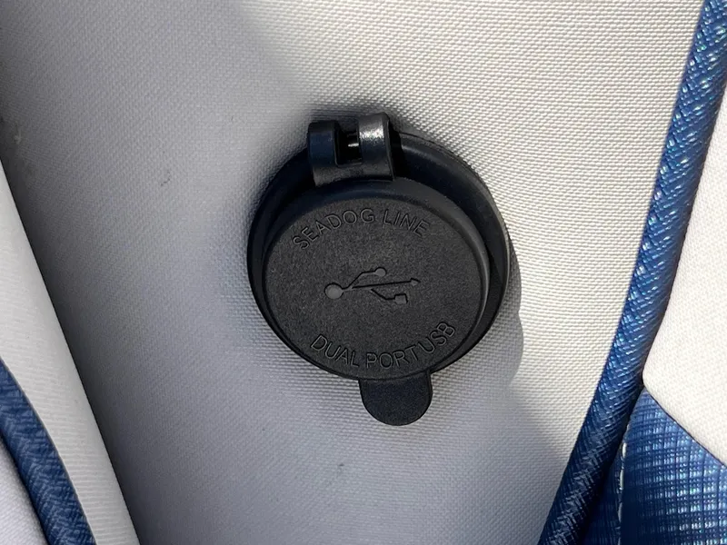 Slide: The Image of Qwest LS 822 DS BAR 2020 - 23