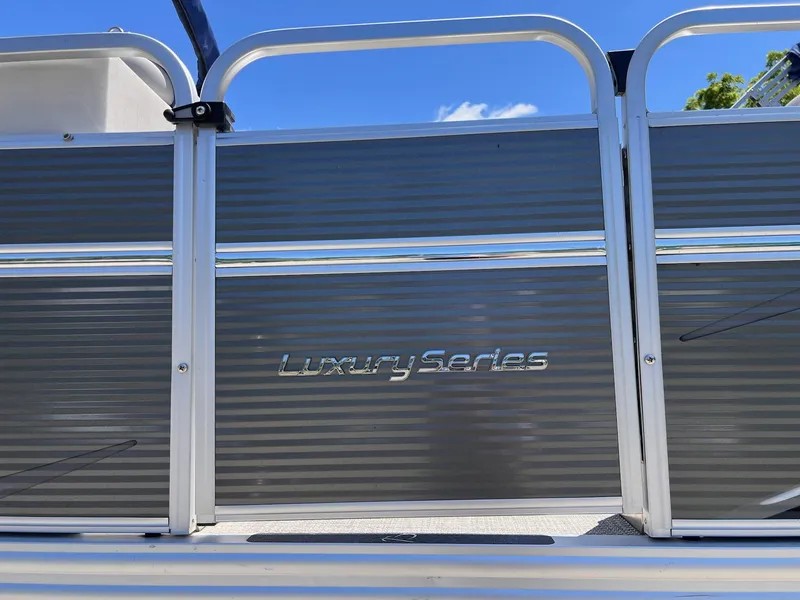 Slide: The Image of Qwest LS 822 DS BAR 2020 - 25