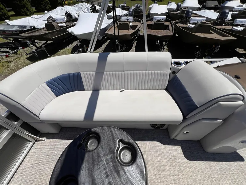 Slide: The Image of Qwest LS 822 DS BAR 2020 - 26