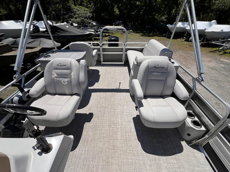 Slide: The Image of Qwest LS 822 DS BAR 2020 - 34