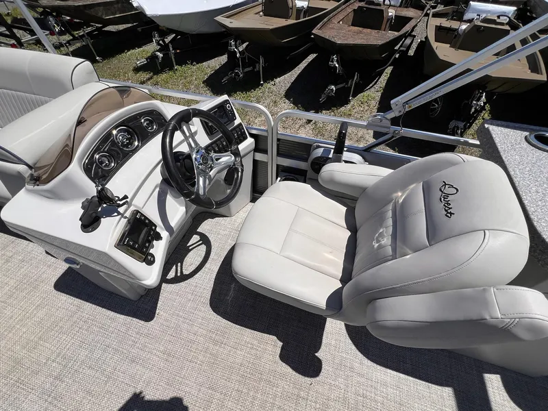 Slide: The Image of Qwest LS 822 DS BAR 2020 - 48