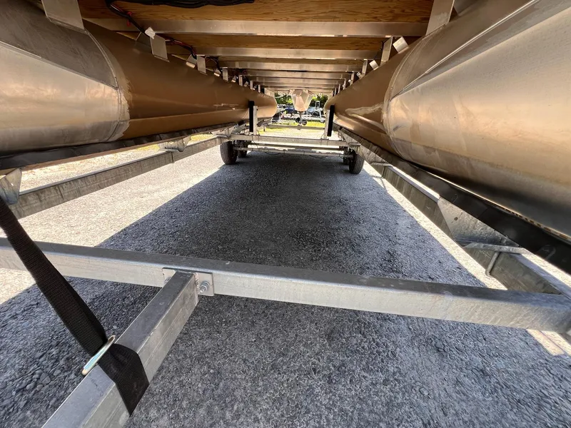 Slide: The Image of Qwest LS 822 DS BAR 2020 - 6