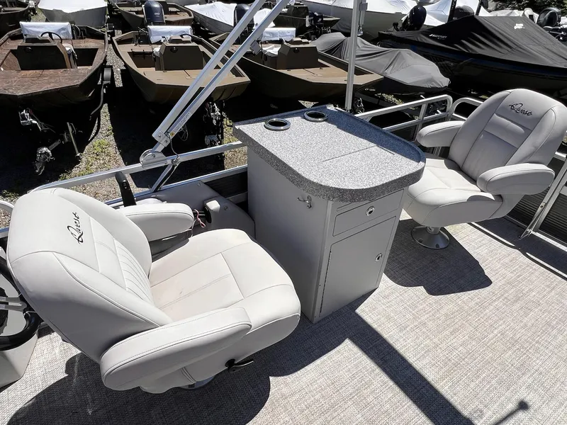 Slide: The Image of Qwest LS 822 DS BAR 2020 - 7