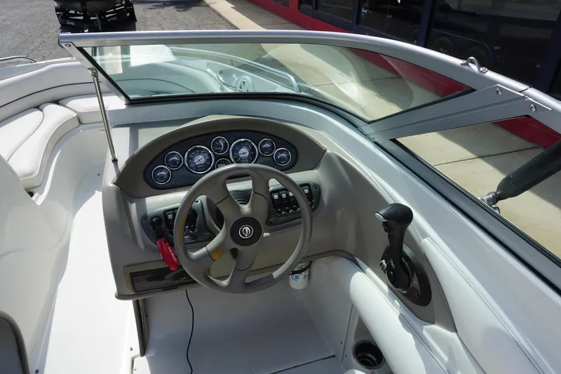 Slide: The Image of Crownline Boats 200 2007 - 4