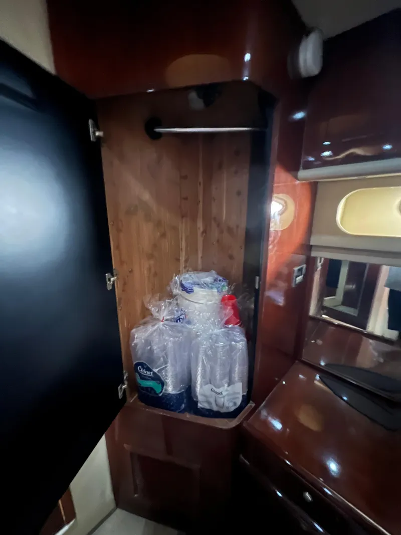 Slide: The Image of Sea Ray 560 Sedan Bridge 2002 - 50