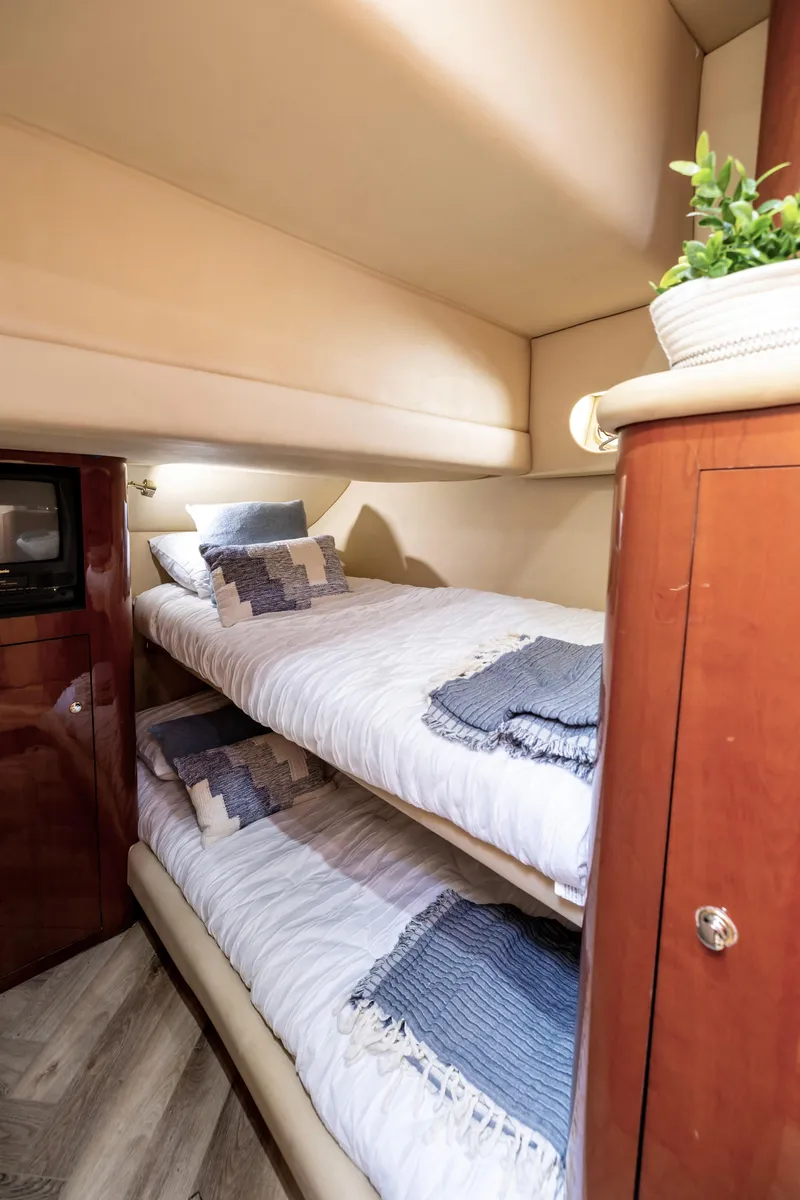 Slide: The Image of Sea Ray 560 Sedan Bridge 2002 - 53