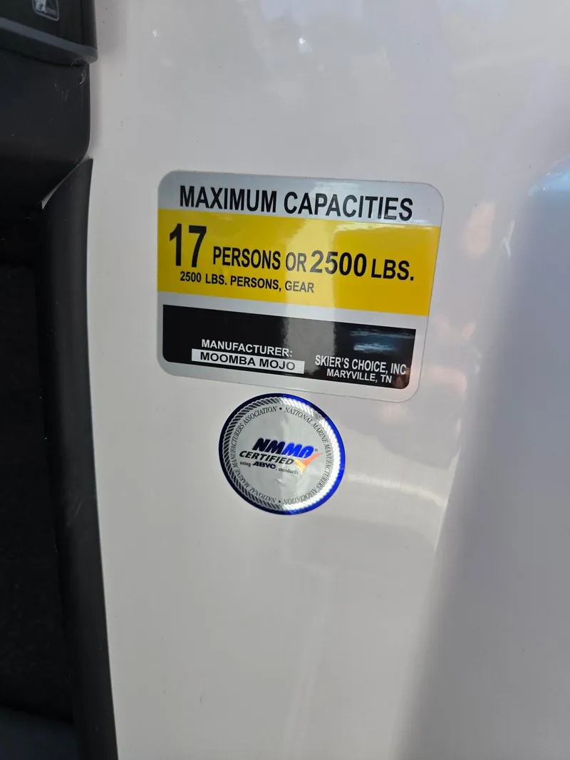 Slide: The Image of 2018 Moomba Mojo capacity label, 17 persons or 2500 lbs. - 25