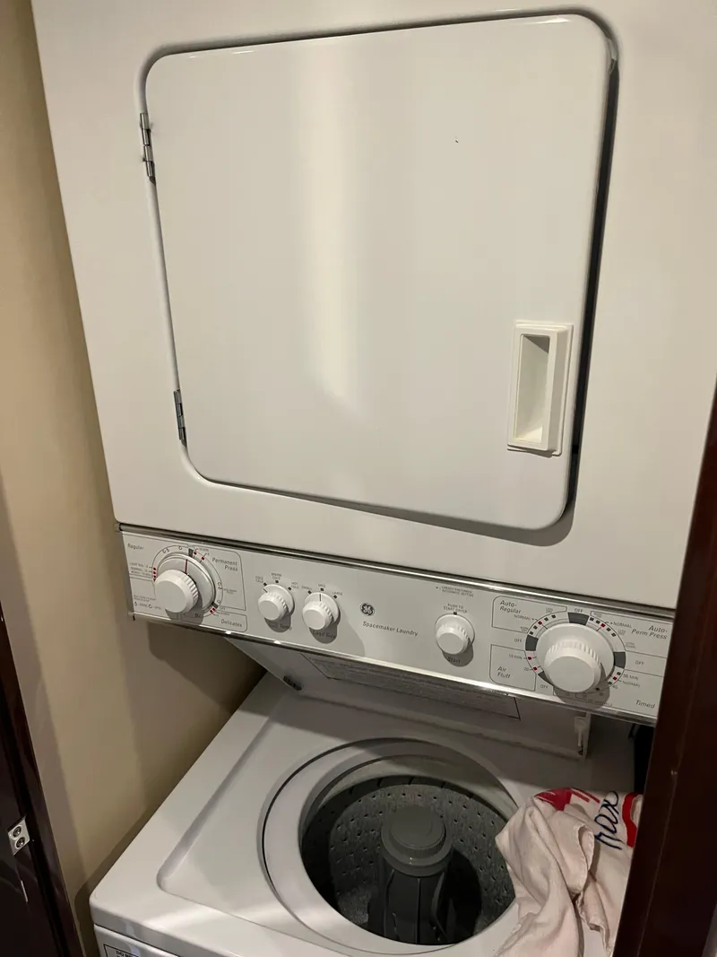 Slide: The Image of Sea Ray 58 Sedan 2008 - 53