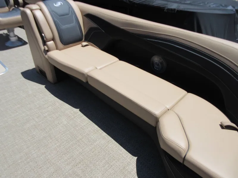 Slide: The Image of Barletta Cabrio 24UC 2026 - 12