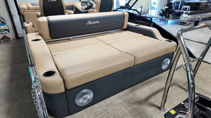 Slide: The Image of Barletta Cabrio 24UC 2026 - 32