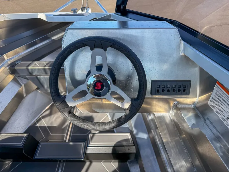 Slide: The Image of Stabi-Craft 1550 Fisher 2025 - 12