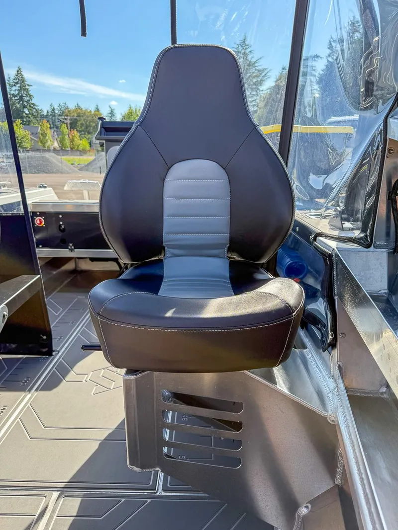 Slide: The Image of Stabi-Craft 1550 Fisher 2025 - 14